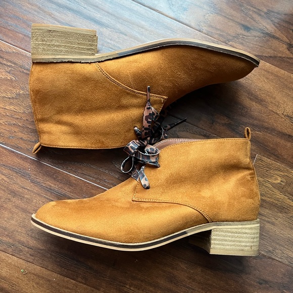 NWOT Hey Girl by Corkys Totes Ankle Bootie Chukka Boot Size 9 - Picture 4 of 8